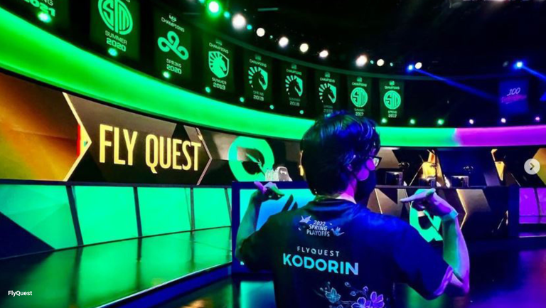 Отборът на FlyQuest от години насам не е посочван като