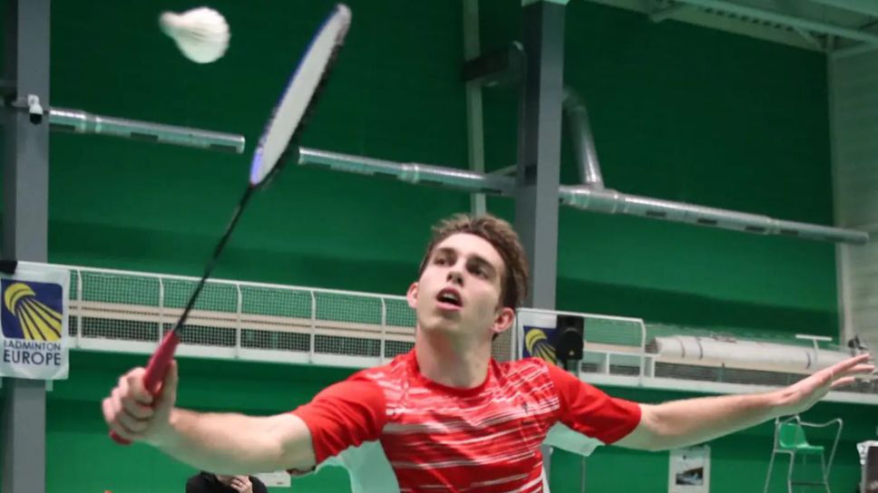 Националът Илиян Стойнов записа две победи и едно поражение в