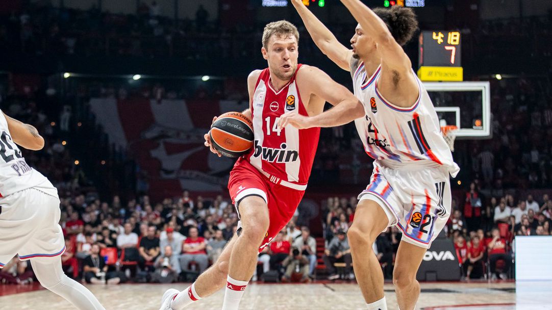 Везенков и Олимпиакос с осма победа за сезона в Евролигата