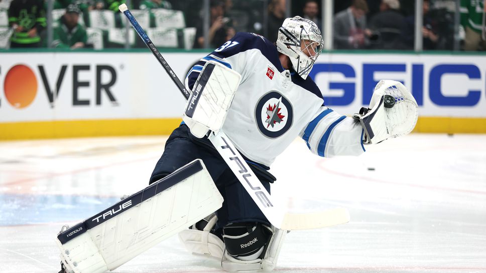 Вратарят на Уинипег Джетс Конър Хелебък ще се подложи на