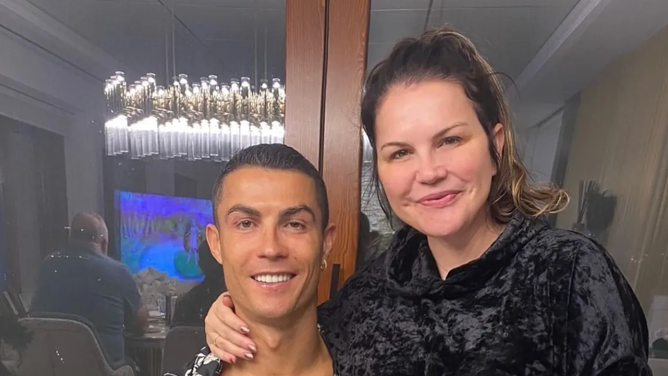 Сестрата на Кристиано Роналдо нападна критиците: Брат ми носи имиджа на Португалия на гърба си от 20 години, не можете да го очерните