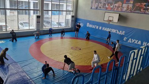 Над 160 борци на Държавното по борба в свободен стил