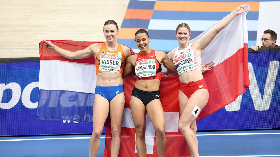 Трите медалистки от рекордното бягане на 60 метра с препятствия