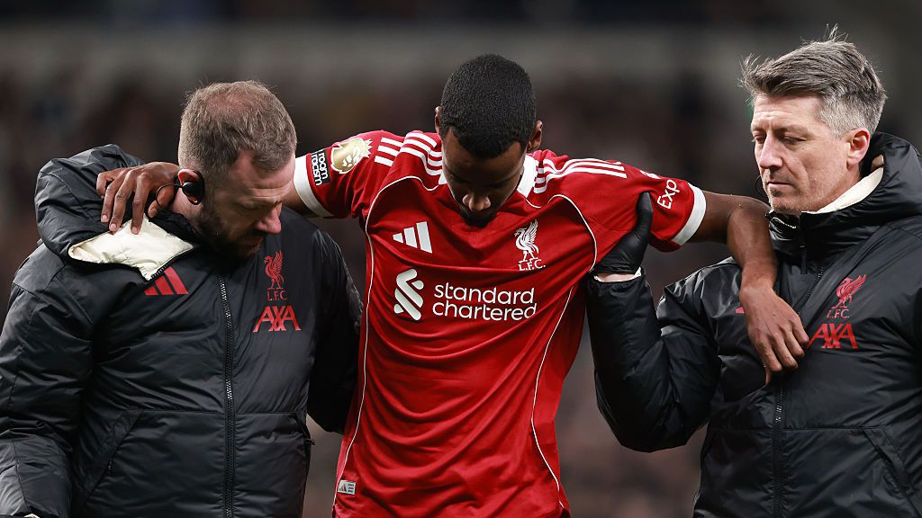 Исак с послание в социалните мрежи: Съсипан съм