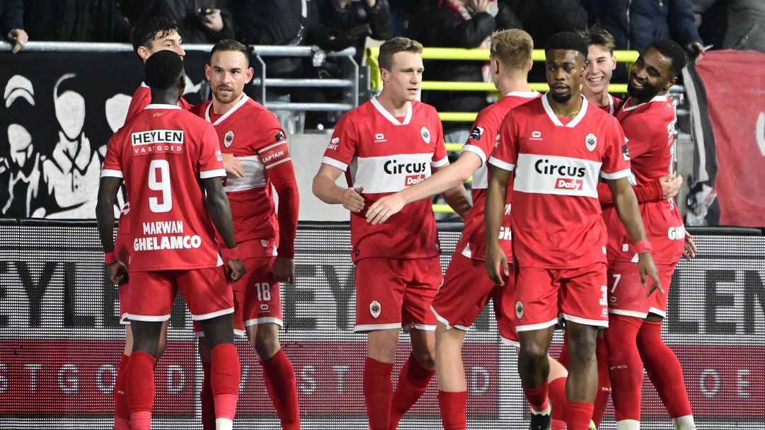 Аванс от два гола не стигна на Атверп да победи Андерлехт, Росен Божинов с цял мач