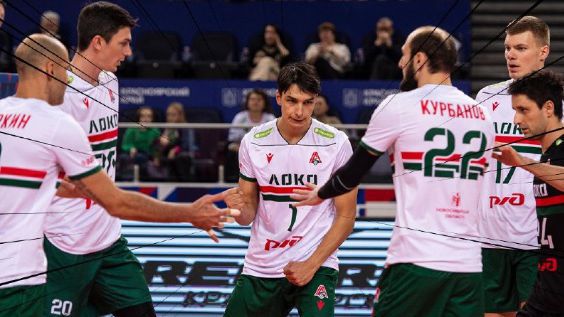 Световният вицешампион с България Симеон Николов и неговият отбор Локомотив