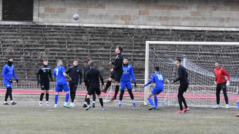 Спартак (Пловдив) победи с класическото 3:0 тима на Локомотив II