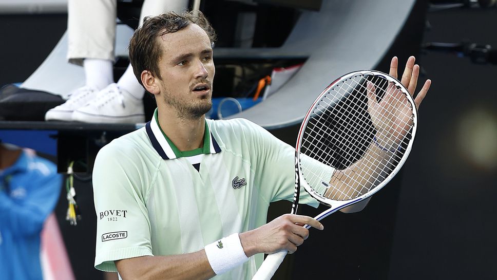 Даниил Медведев и Стефанос Циципас продължават в следващия кръг на AO