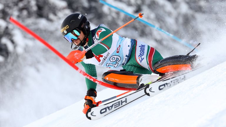 Най добрият български скиор алпиец Алберт Попов даде 9 то време в първия