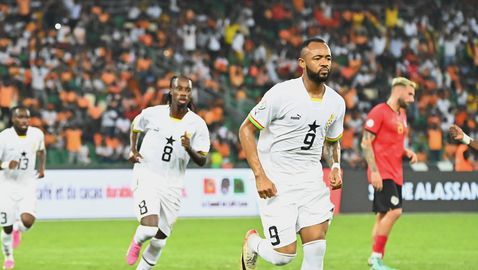 Гана профука аванс от два гола в луд мач с три дузпи
