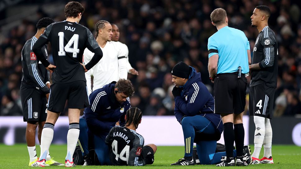 Френският халф на Астън Вила Бубукар Камара беше опериран в