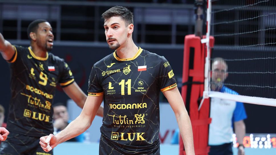 Капитанът на националния отбор на България Алекс Грозданов и полският първенец Богданка