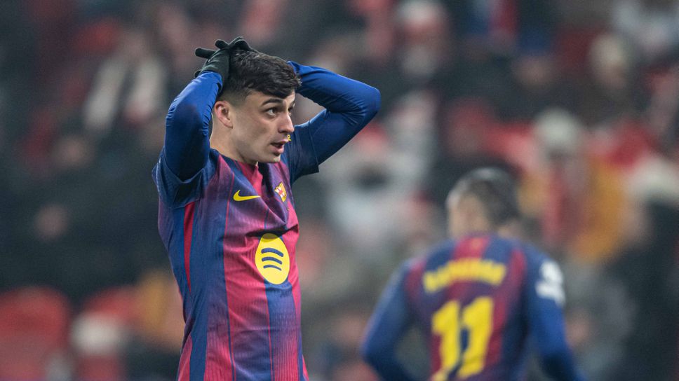 Полузащитникът на БарселонаПедри ще отсъства поне месец от терените потвърдиха