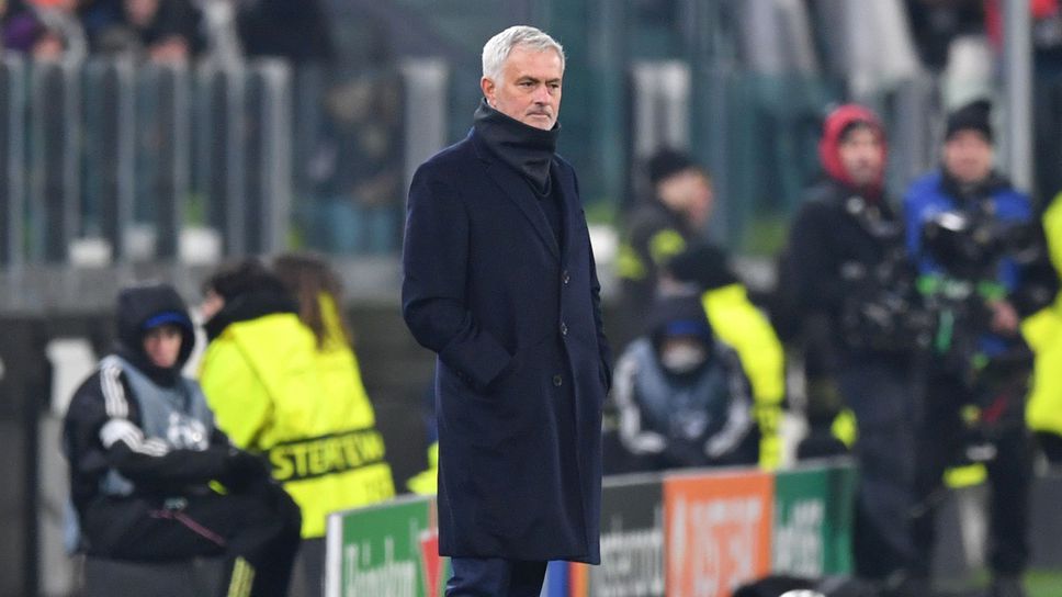 Треньорът на Бенфика Жозе Моуриньо нямаше поводи за радост след