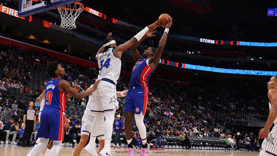 Водачът на Изток Детройт Пистънс също регистрира победа като гост