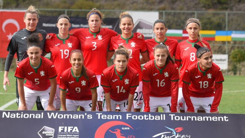 Малшанс попречи на женския отбор на България да стигне до равенство срещу Украйна