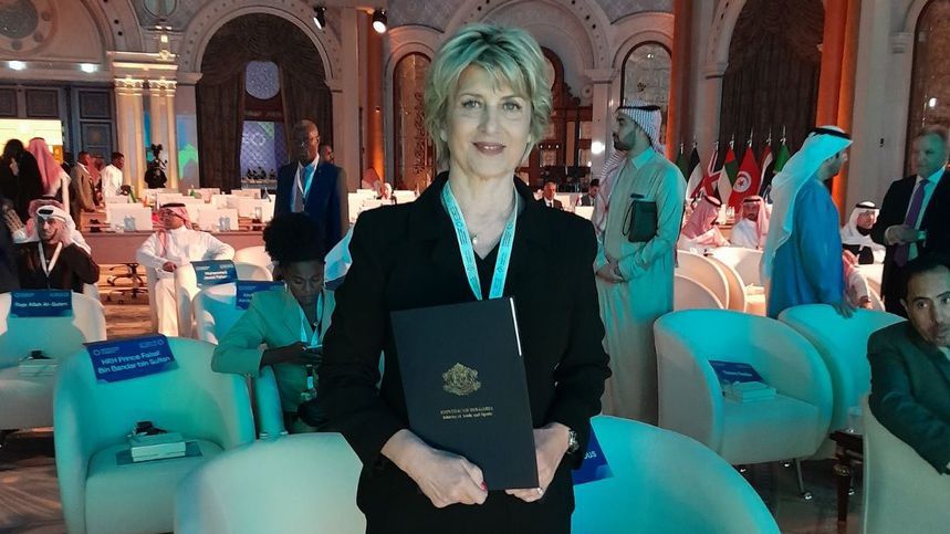 Весела Лечева участва на форум в Рияд