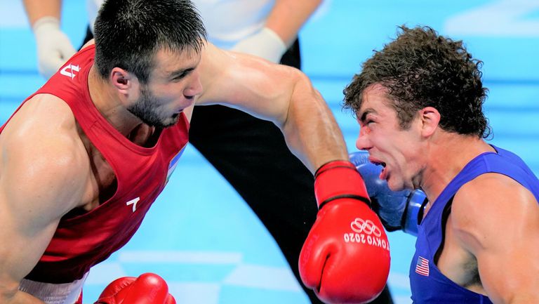 Олимпийският шампион по бокс при най тежките Баходир Джалолов започна