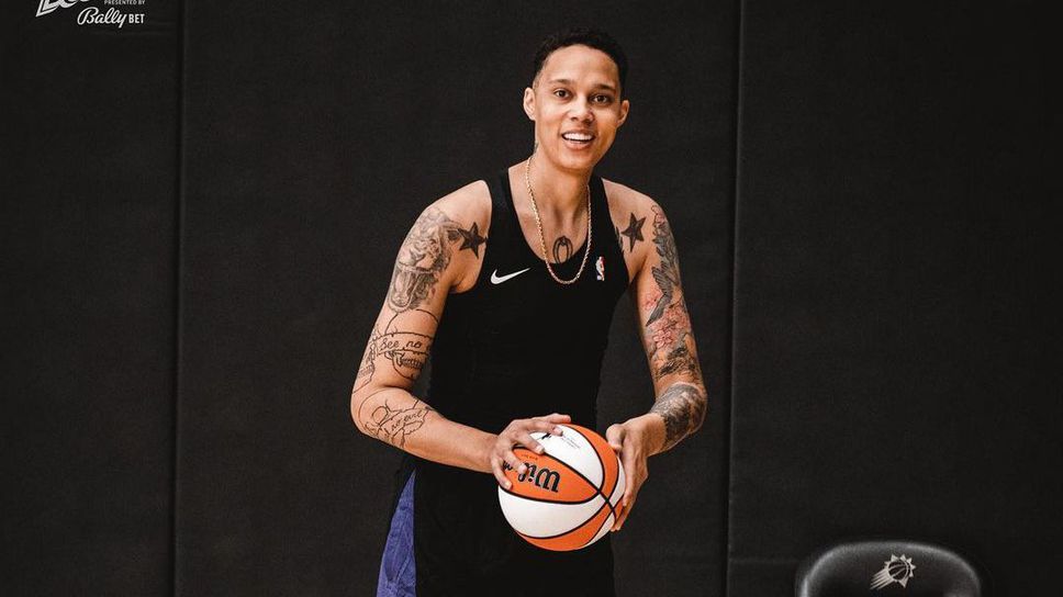 Бритни Грайнър се завърна на терена