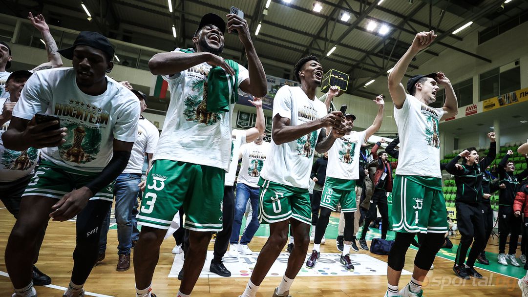 Звездите на Черно море Тича грабнаха микрофона на Sportal.bg след триумфа