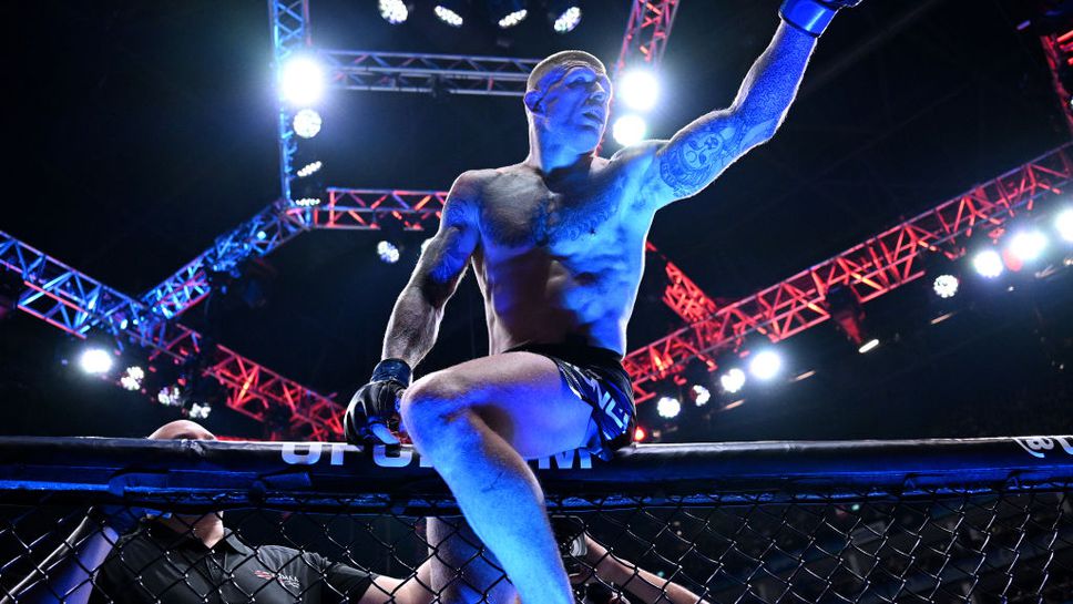 UFC организира битка между двама съотборници