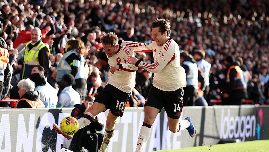 Ливърпул догони Челси и Манчестър Юнайтед след гол в 97-ата минута