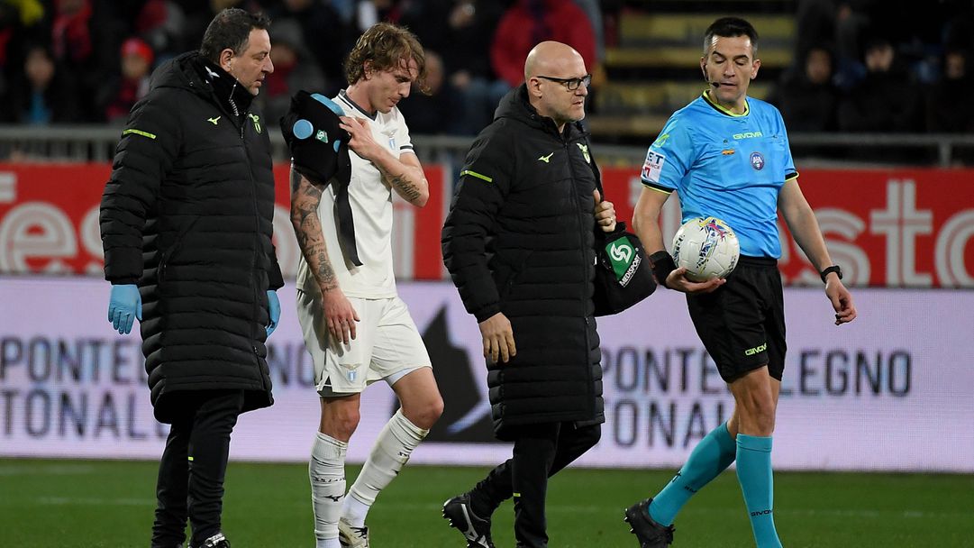 Халф на Лацио е със счупена ключица