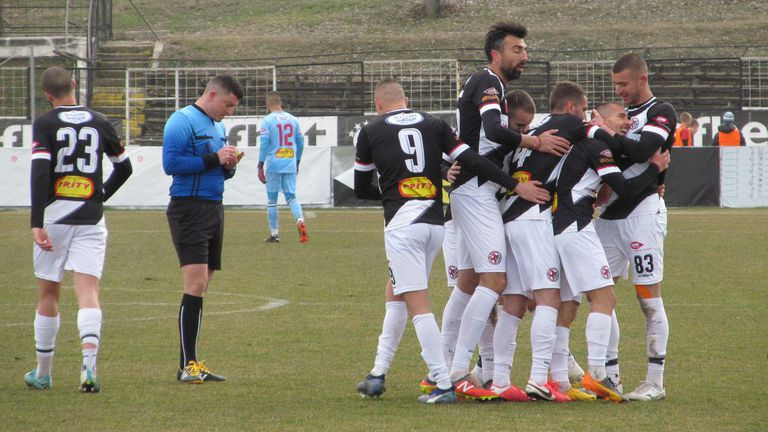Локомотив спечели с 4:0 в Горна Оряховица срещу едноименния тим