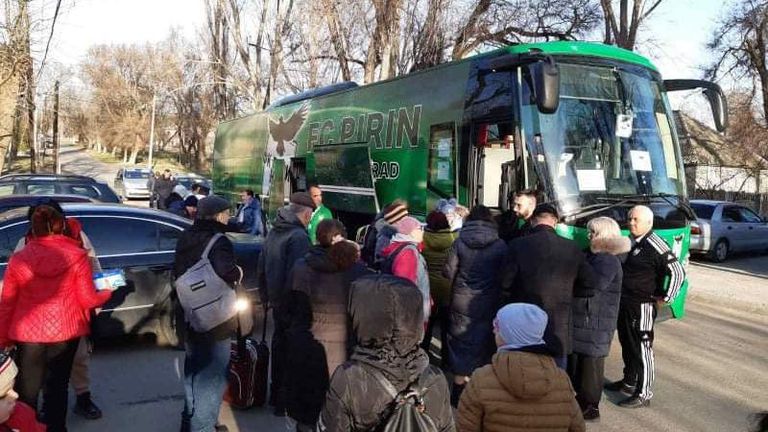 Автобусът на надеждата на Пирин Благоевград пристигна успешно в украинския