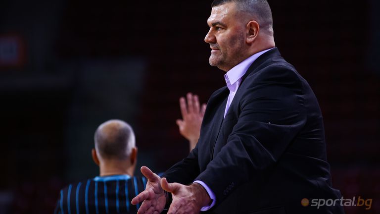 Старши треньорът на Черноморец Васил Евтимов беше крайно разочарован от