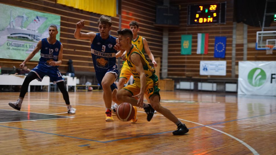 Шумен -2 разгроми Светкавица