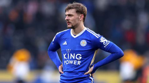 Свързват Манчестър Юнайтед с полузащитник от Чемпиъншип за заместник на Каземиро