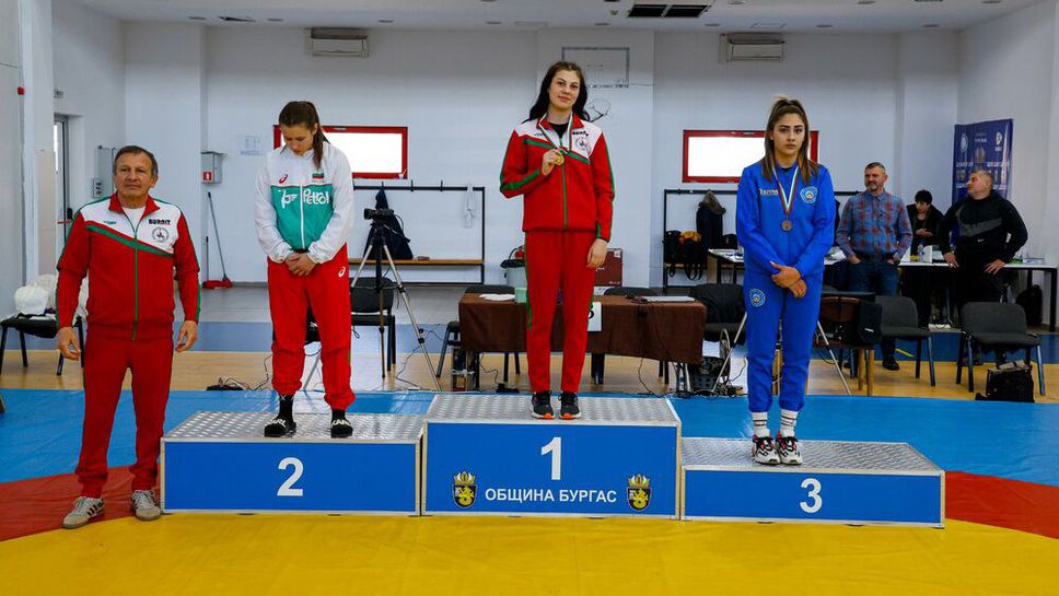 "Бургас" спечели отборната титла при девойките на Държавното първенство по борба