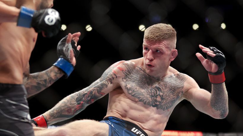 Крис Дънкан поднесе първата сензация от основната бойна карта на