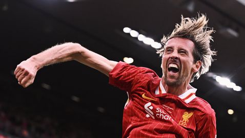 Крауч блесна за ветераните на Ливърпул срещу тези на Челси и отново направи шоу за публиката