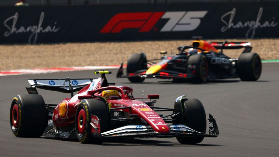 Тактически мастърклас и първи триумф за Хамилтън с Ферари