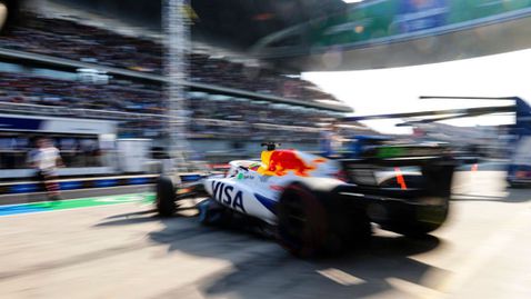  5000 евро санкция за случая, който едвам не провали Верстапен 