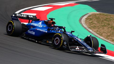 Уилямс отнесе много солена глоба от стюардите в Китай