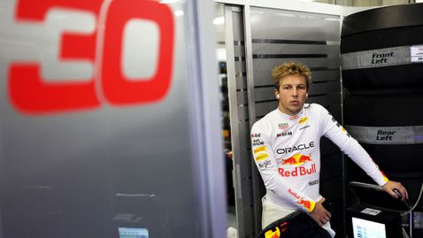  В Ред Бул обясниха, че не гонят Лоусън от Формула 1 