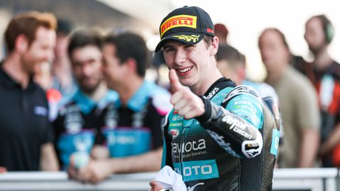 Въпреки червения флаг Максимо Килес спечели в Moto3 в Бразилия