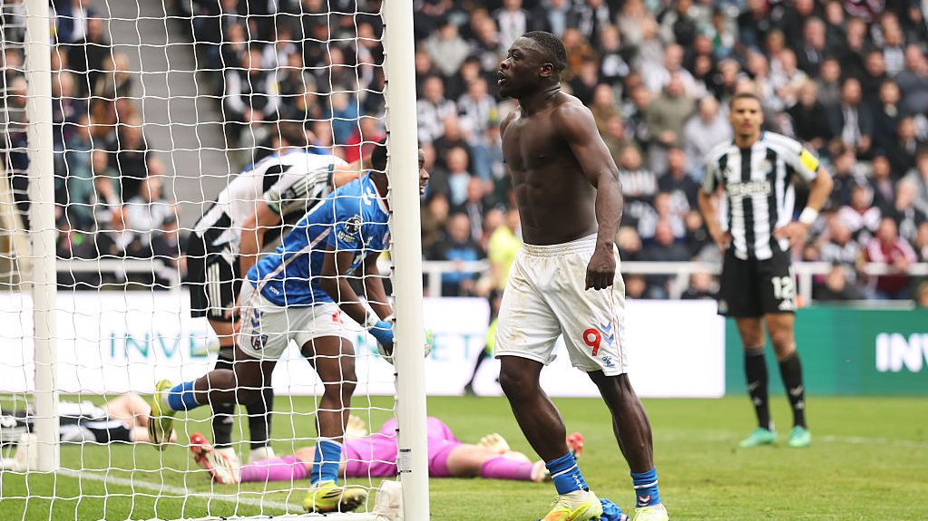 Съндърланд шамароса Нюкасъл в дербито с обрат след почивката