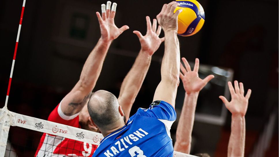 Матей Казийски с 12 точки, Халкбанк със загуба в мач без значение