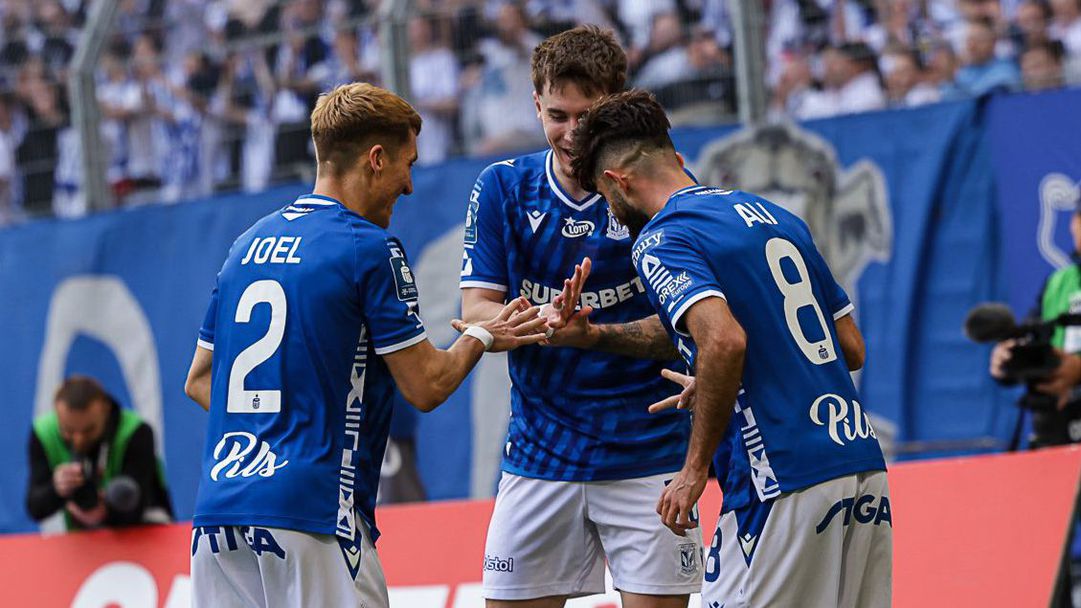 Лех е едноличен лидер в Полша, никой от българите не игра