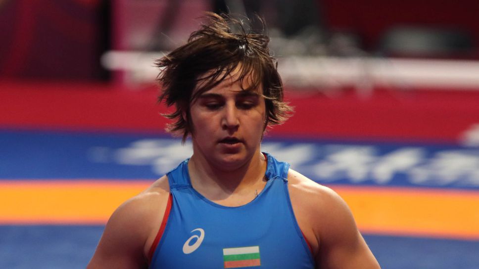 Юлияна Янева се класира на полуфинал при 72-килограмовите