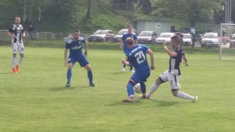  Левски 2007 гони наложителна победа 