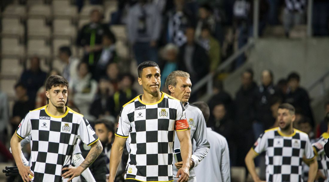 Спряха тока на стадиона на Боавища заради неплатена сметка