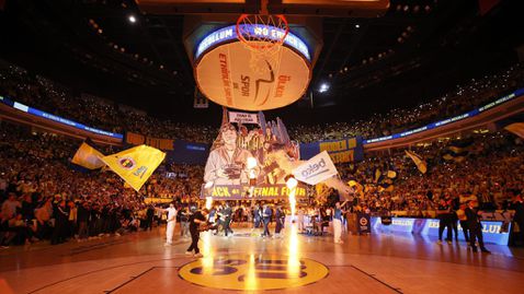 Феновете на Фенербахче с впечатляваща хореография в Истанбул