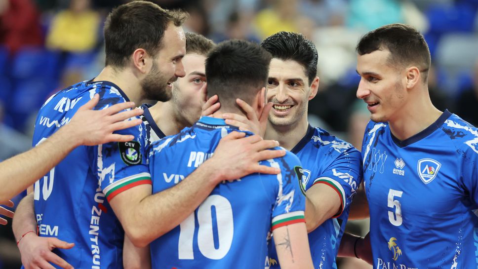 Левски обърна Нефтохимик във финал №1