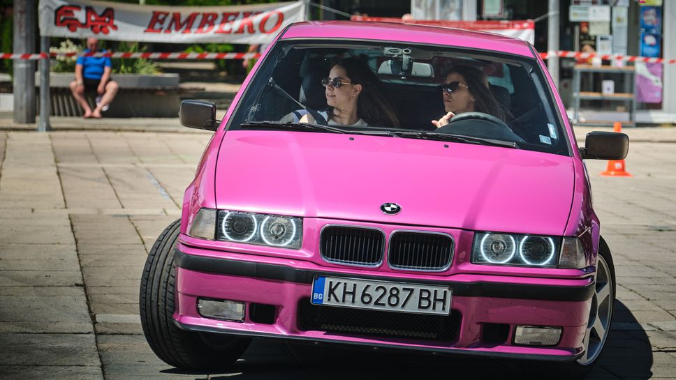 Дами ще сменят гуми за бързина в автошоуто "Скорост и високи токчета"