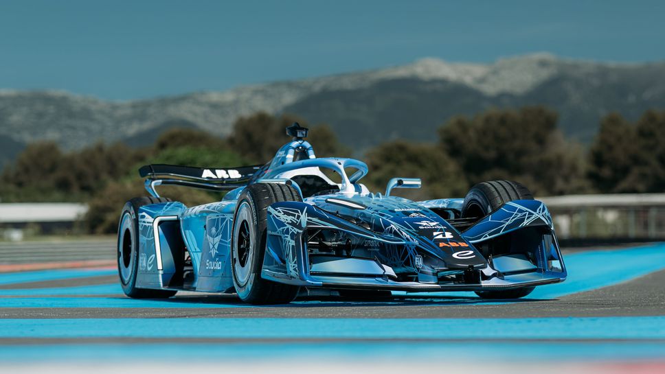 Формула Е представи болид, който да се бори с Формула 1